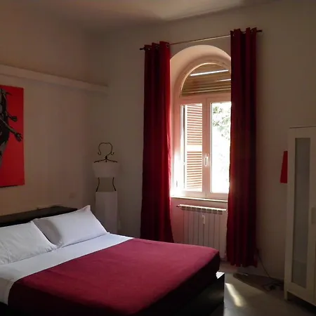 לינה וארוחת בוקר Gallia House