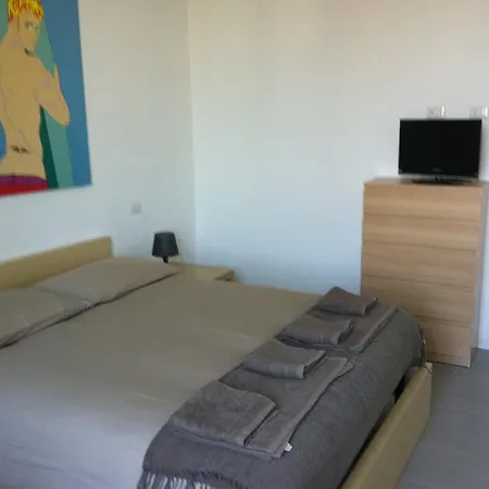 Gallia House לינה וארוחת בוקר